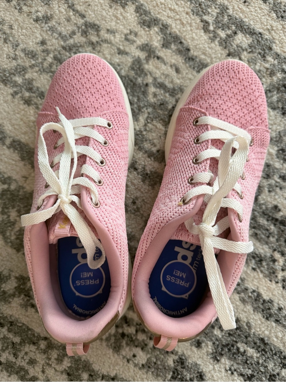 Women ombre Pink Knit Lace-Up Sneakers